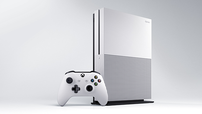 Xbox One S : Pourquoi une console blanche ? Son designer nous répond