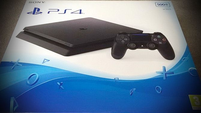 PS4 Slim : Un revendeur rachète les consoles déjà dans la nature, découvrez combien
