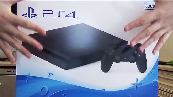 PS4 Slim : Un nouvel unboxing détaillé de la console