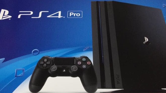 PS4 Pro : Les premiers modèles déjà en magasin