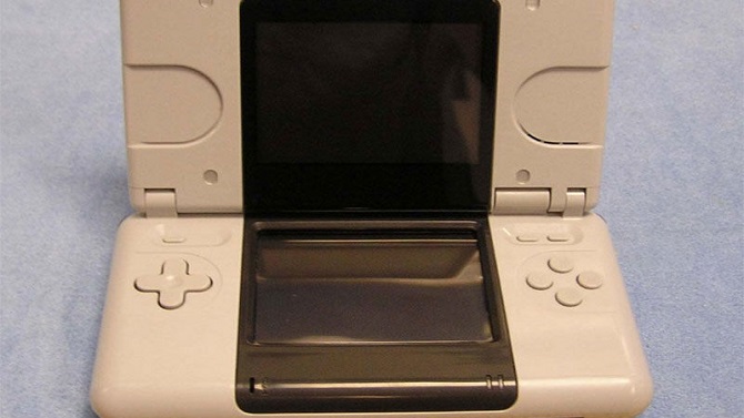 Un prototype de la Nintendo DS originale dévoilé : les images