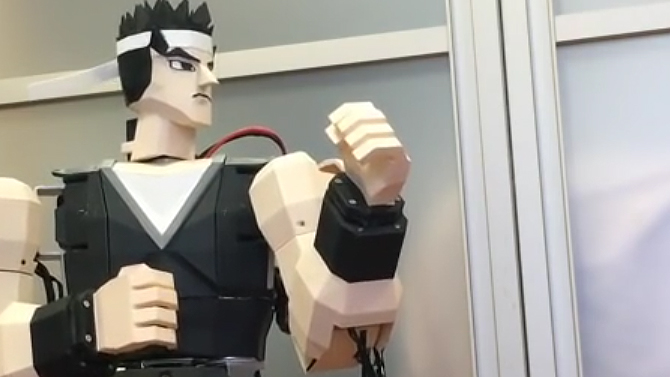 Virtua Fighter : Il construit un robot Akira, l'impressionnante vidéo