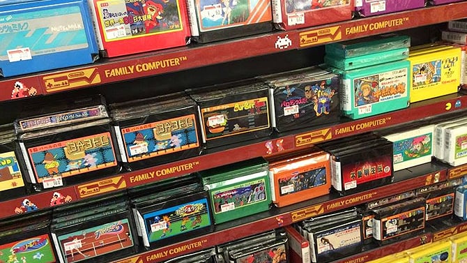 Une femme brade 1000 jeux Famicom de son mari pour s'acheter des sacs et des montres