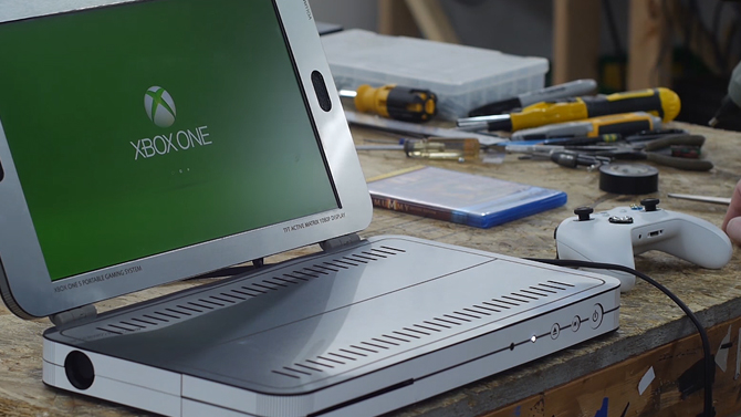 Il transforme une Xbox One en machine portable, la vidéo