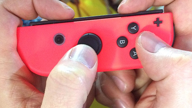 Nintendo Switch : Nos photos des Joy-Con et du volant