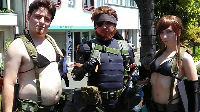 Metal Gear Solid 5 : Le créateur de l'Oculus Rift en cosplay de Quiet au Japon, les photos
