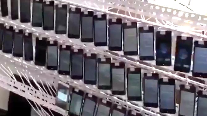 L'image du jour : Une ferme à clics chinoise avec 10.000 smartphones