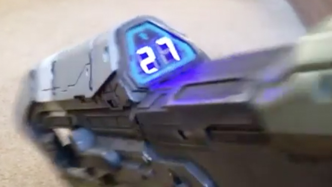 L'image du jour : Il crée le célèbre fusil d'Halo avec décompteur de munitions