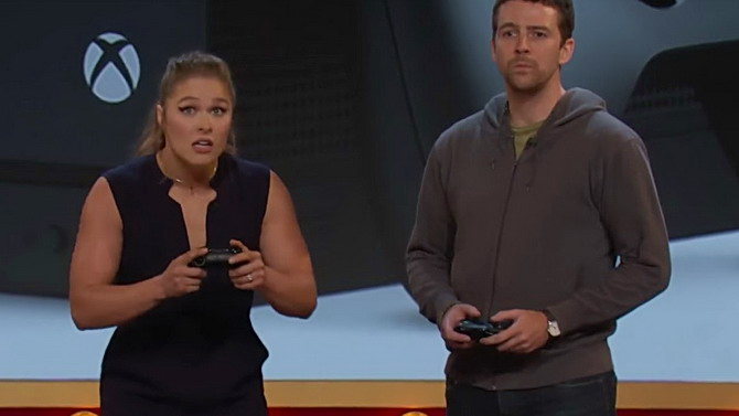 Xbox One X : Quand Ronda Rousey explique sa puissance en vidéo, malaise assuré