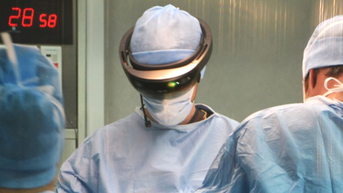 L'image du jour : Une 1ère mondiale chirurgicale à Montpellier avec HoloLens