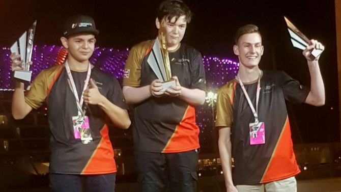 eSport : il est Britannique, il a 18 ans et il est champion du monde virtuel de F1