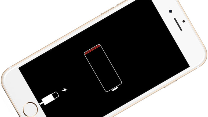 Apple poursuivi en justice pour avoir avoué qu'il "ralentissait" les anciens iPhone