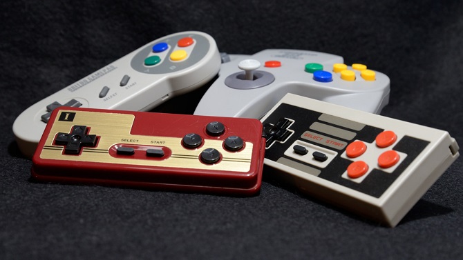 TEST des Manettes Rétro 8bitDo : C'est dans les vieilles manettes qu'on fait du bon Gaming