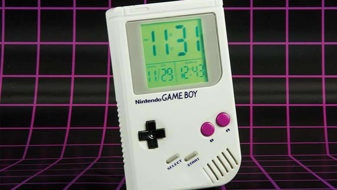 Un réveil-matin Game Boy, ça existe, c'est officiel, et ça a une sonnerie géniale