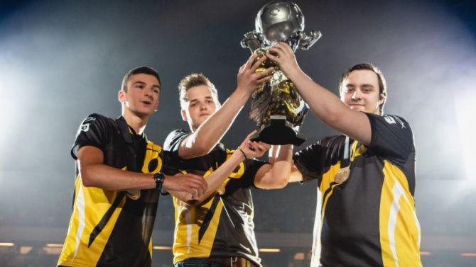 Rocket League : Dignitas sur le toit du monde, première difficile pour Renault-Vitality