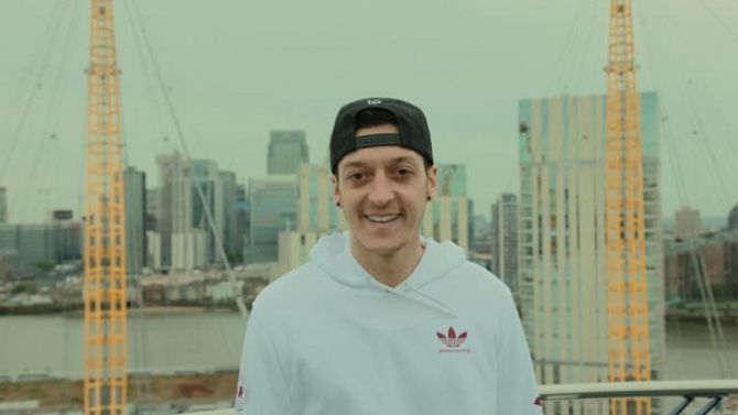 FIFA eWorld Cup FIFA 18 : Özil en ambassadeur, jackpot pour le vainqueur, les infos sur la Finale