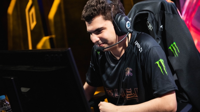League of Legends : Fnatic se qualifie en demi-finale des Worlds en éliminant EDward Gaming