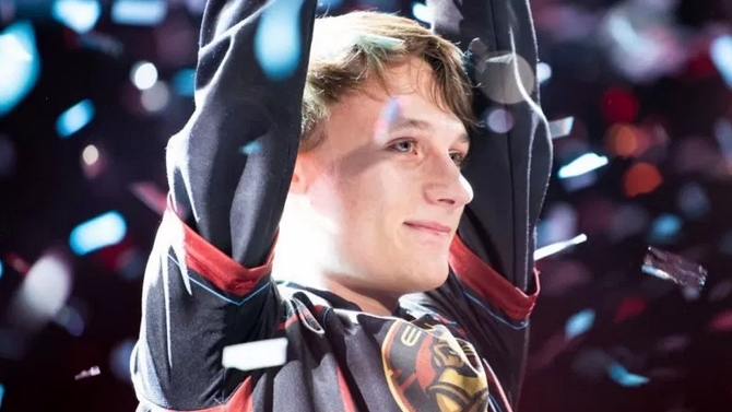 Starcraft II : Le finlandais Serral remporte une victoire historique à la BlizzCon