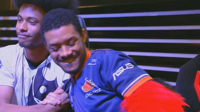 eSport : Il gagne le tournoi Injustice 2 et donne une partie du prix à son adversaire