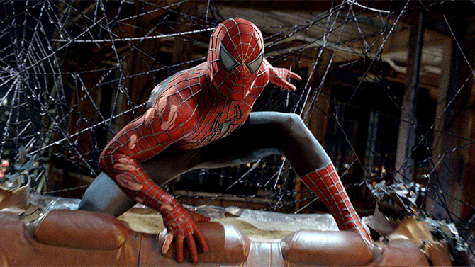 Spider-Man PS4 : Bientôt le costume des films de Sam Raimi ? Insomniac répond sèchement