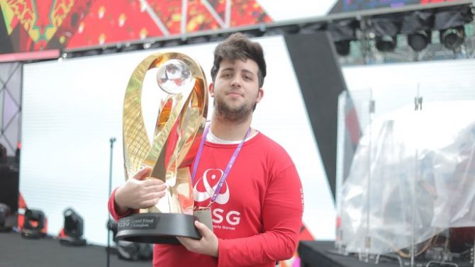 WESG 2019 : C'est officiel, "Ettorito" est bien le meilleur joueur du monde sur PES