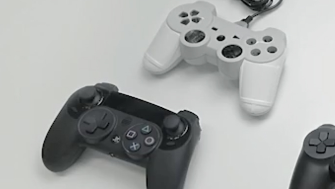 PS4 : Des prototypes de la manette DualShock 4 dévoilés