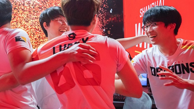Overwatch League : Les Shanghai Dragons remportent leur premier titre, champions du Stage 3