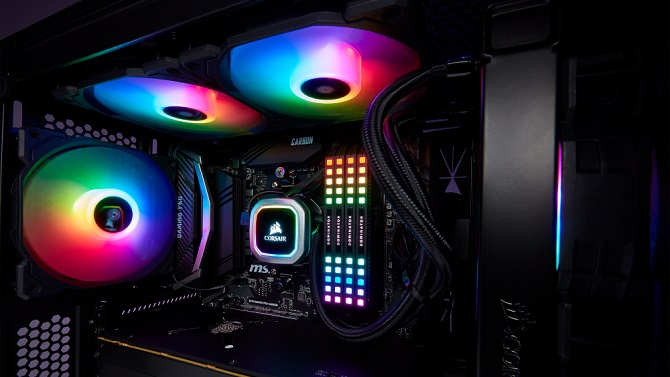 Corsair a vu la lumière et lance des boîtiers intelligents (et surtout colorés)