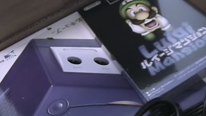 Il unboxe une Nintendo Game Cube et Luigi's Mansion... en septembre 2001, la vidéo nostalgique