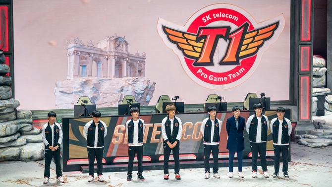 League of Legends : T1 dévoile son roster avec Faker, kkOma part en Chine