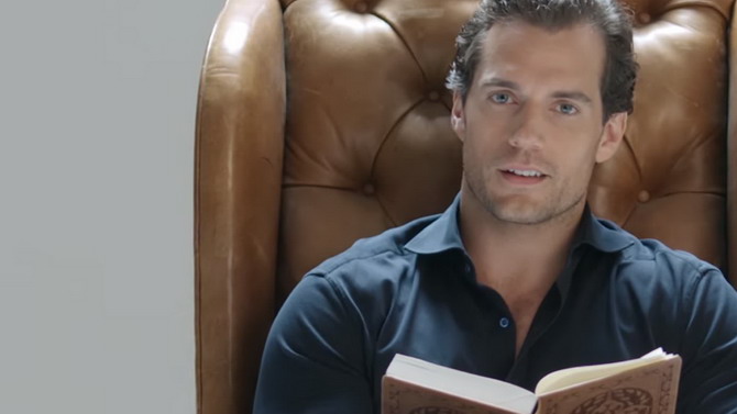 The Witcher Netflix : Henry Cavill lit Le Sorceleur, vapeurs garanties