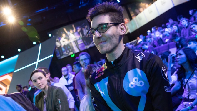 League of Legends : Le francophone Nisqy remporte son premier trophée aux LCS Spring Split Playoffs