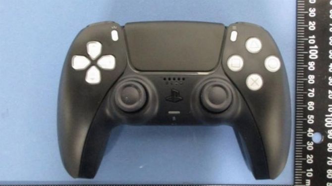 PS5 : Des images d'une manette DualSense noire en fuite ?