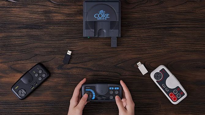 TEST de la manette 8BitDo PCE Core Edition : Plus de liberté pour la PC Engine Mini