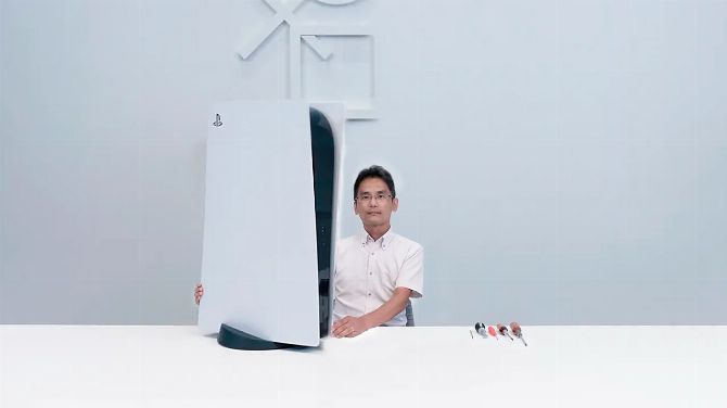 PS5 : Son designer réagit aux moqueries et affirme qu'elle aurait pu être encore plus grosse