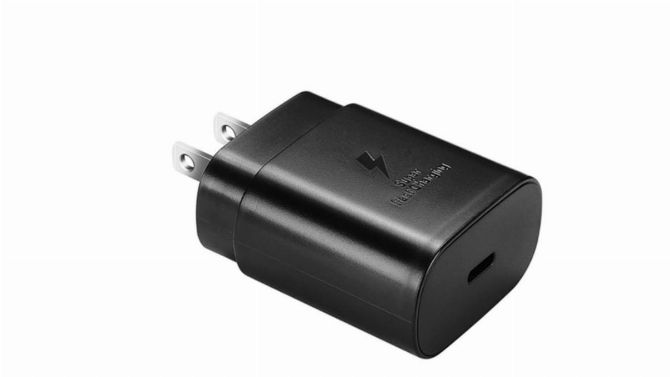 Samsung supprime sa pub qui moquait Apple et la disparition du chargeur secteur de l'iPhone 12