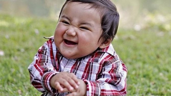 L'image du jour : Un enfant involontairement diabolique envers son papa gamer