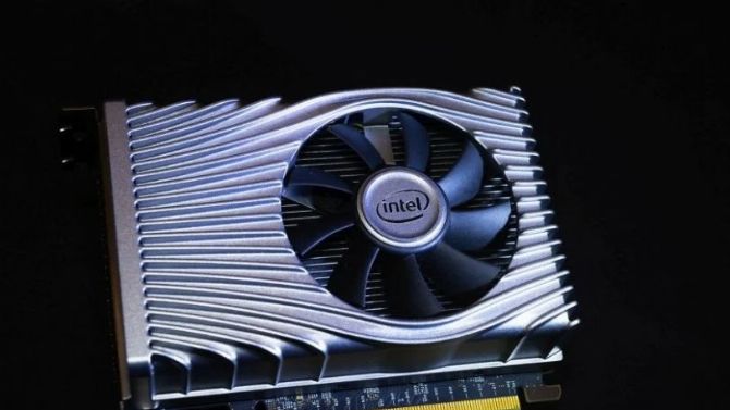 Intel de retour sur le segment de la carte graphique avec 5 cartes ?