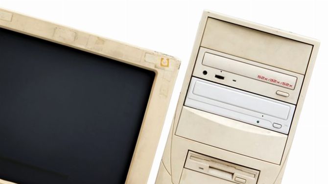 L'image du jour : Photo d'une LAN Party en 2005 qui donne un petit coup de vieux