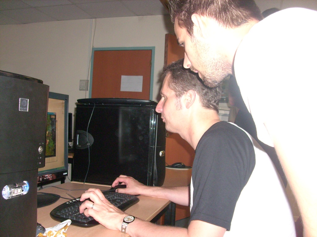 Marcus visite Créajeux et teste Hybrid lors de son passage à Nîmes pour la Japanîmes
