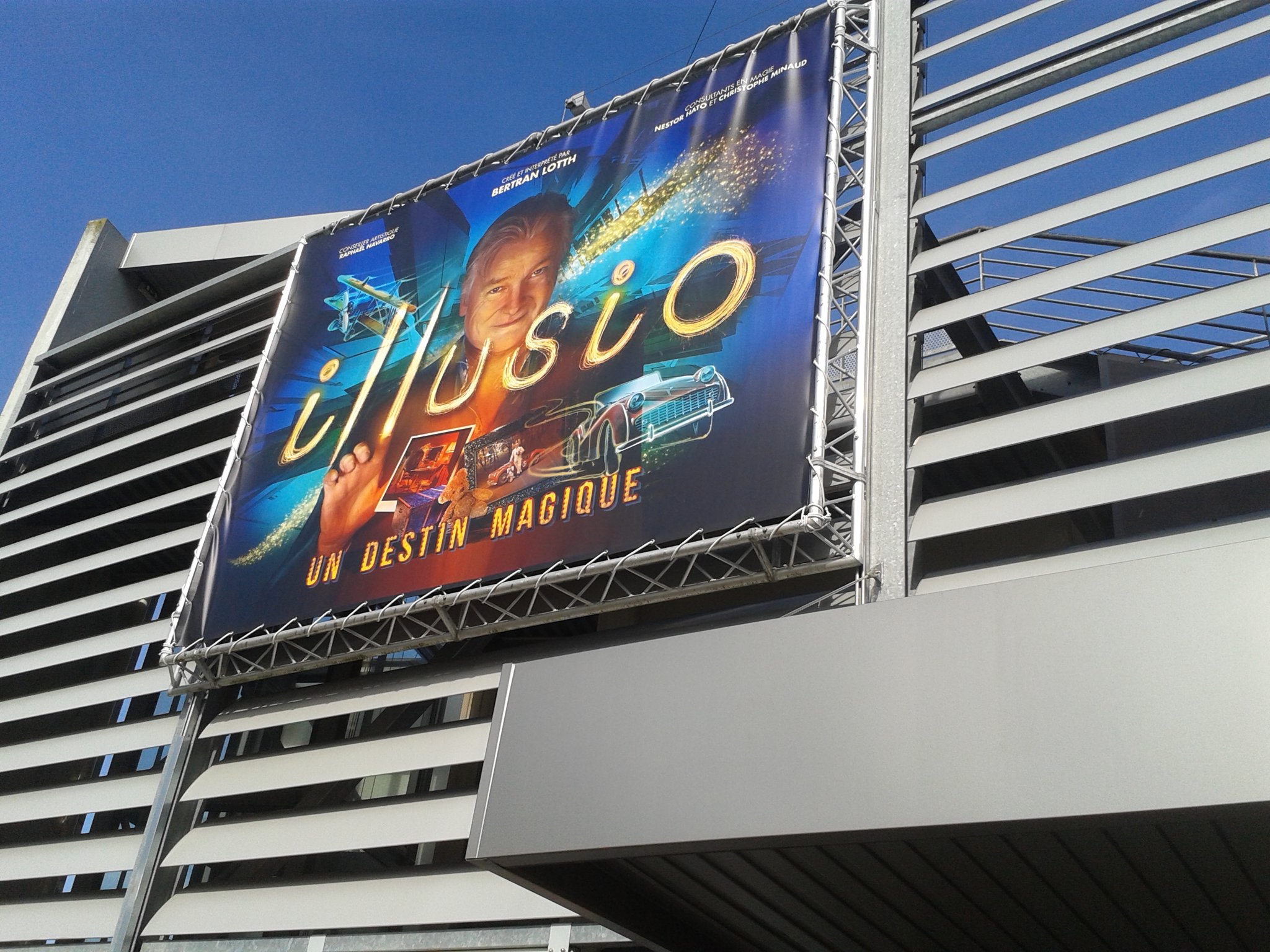 A la découverte de "Illusio", le nouveau spectacle du Futuroscope !
