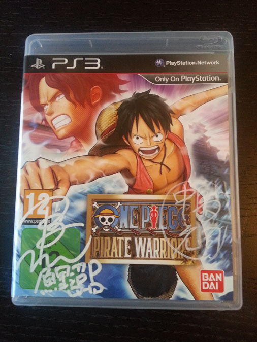 One Piece Pirate Warriors 1 & 2 Dédicacé par Mr Hisashi Koinuma & Mr Koji Nakajima (Producteurs)