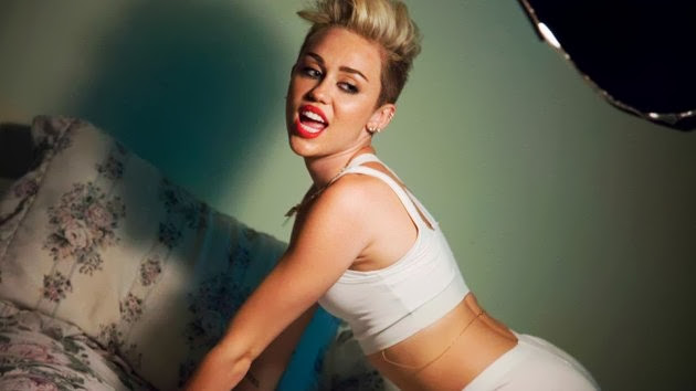 Miley Cyrus fait du camping...
