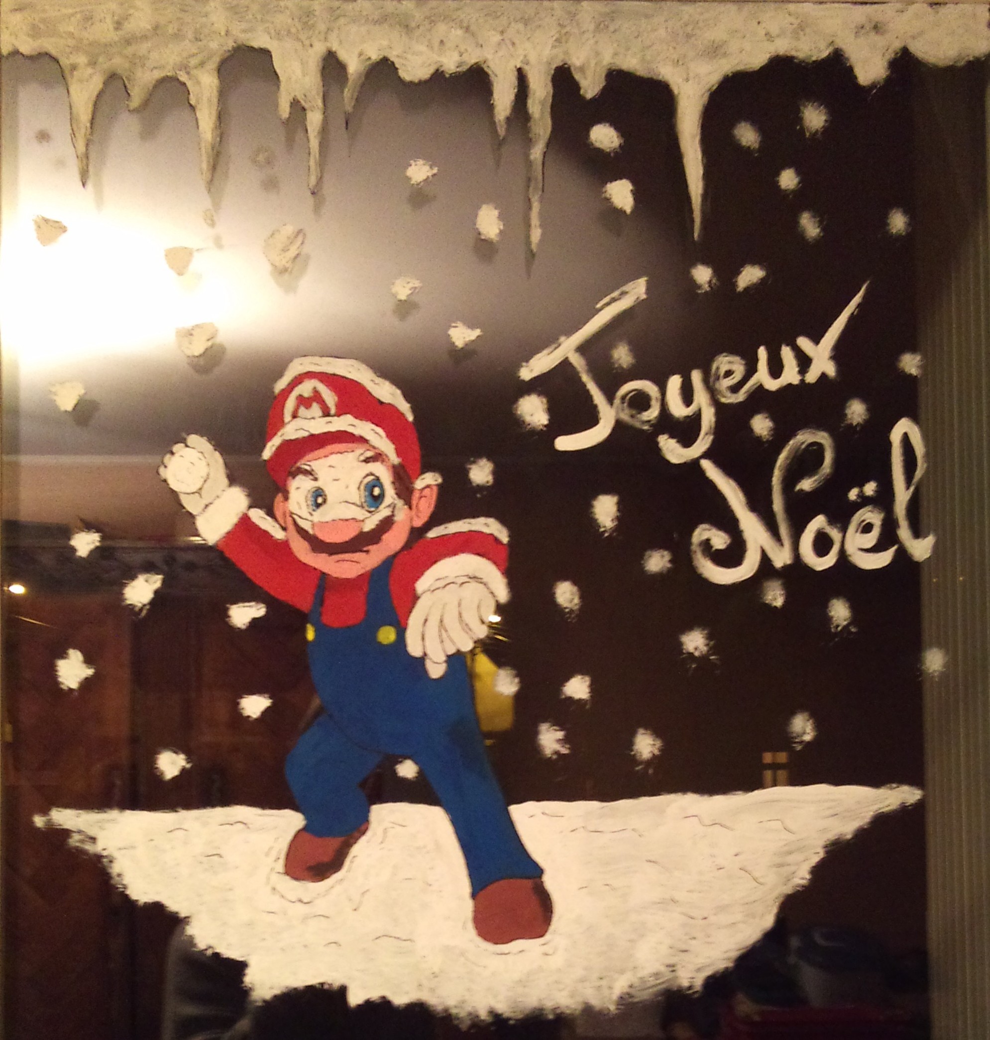 Peinture sur vitre de Noël avec Mario