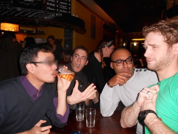 Un soir de décembre, dans un bar...