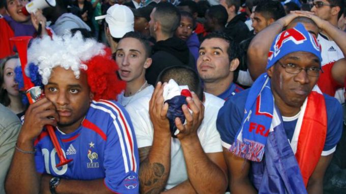 DÉBAT : le match FIFA vs PES, les joueurs perdants ?