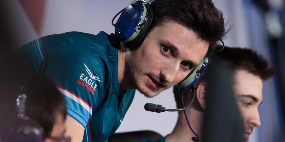 Interview de Féfé, coach de Paris Eternal : SoOn et ShaDowBurn "ont pris un rôle de mentor auprès des rookies"