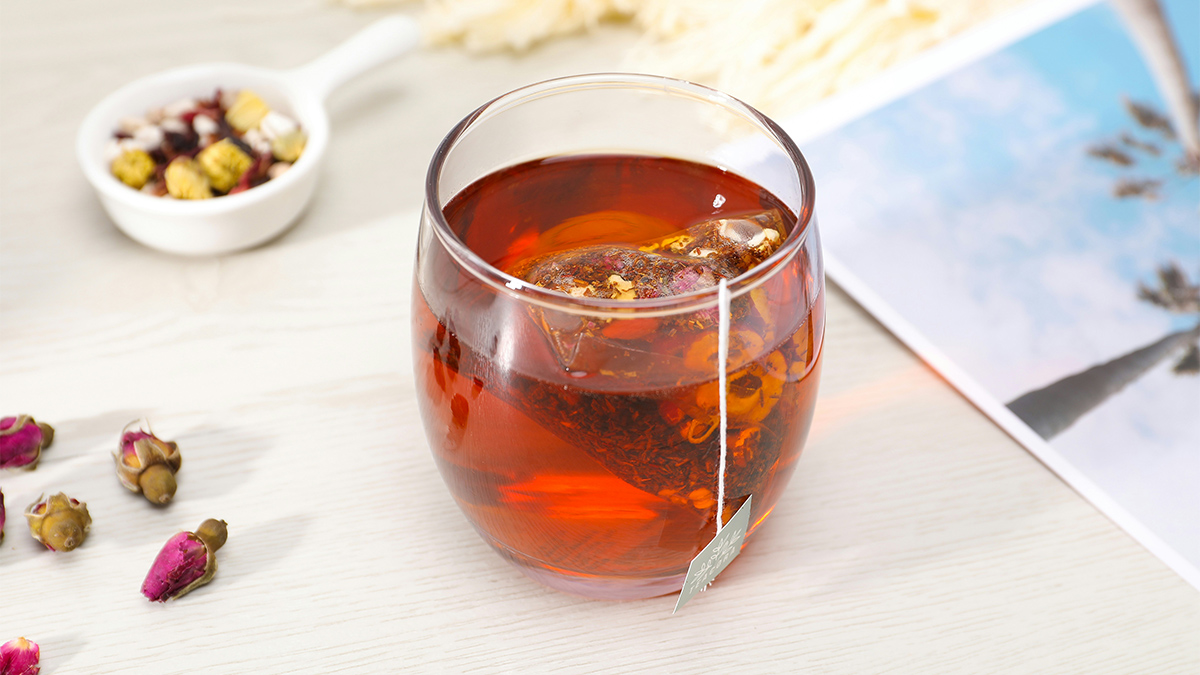 Vos sachets de thé peuvent libérer jusqu'à un milliard de particules de plastique selon une étude et ça inquiète les scientifiques