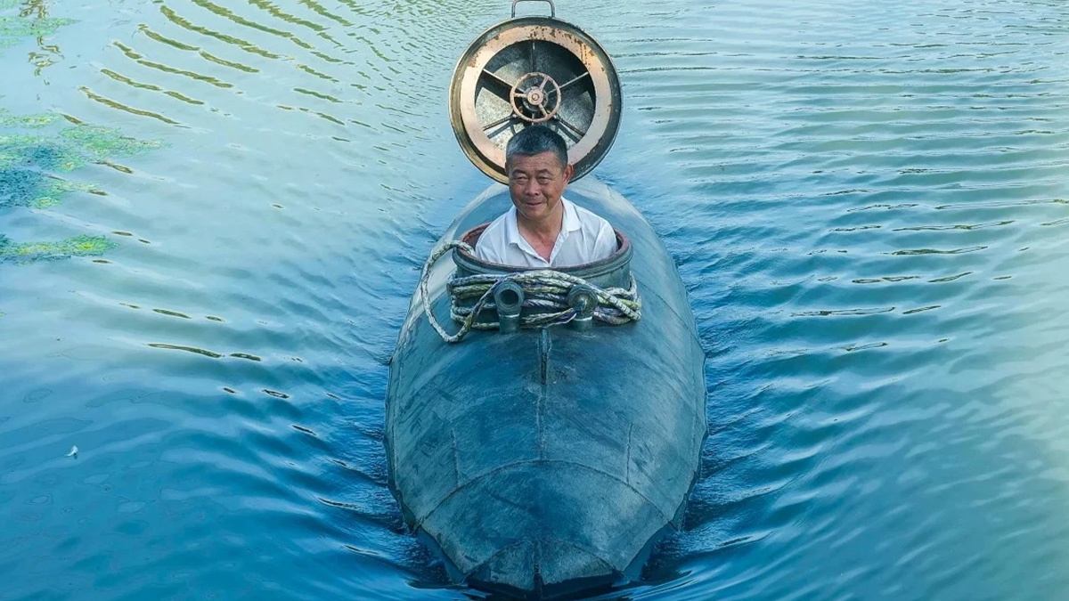 À 60 ans, cet agriculteur chinois construit son propre sous-marin et il peut plonger jusqu'à 8 mètres