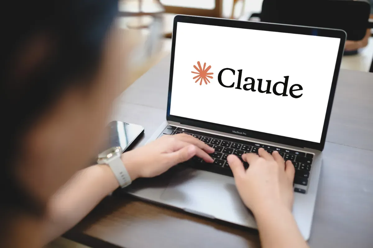 Claude peut maintenant apprendre en capturant votre voix et vos clics, mais que deviennent ces enregistrements ?